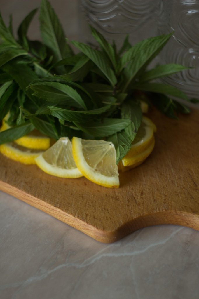 discover the refreshing and classic mojito cocktail recipe, perfect for summer gatherings and tropical vibes.