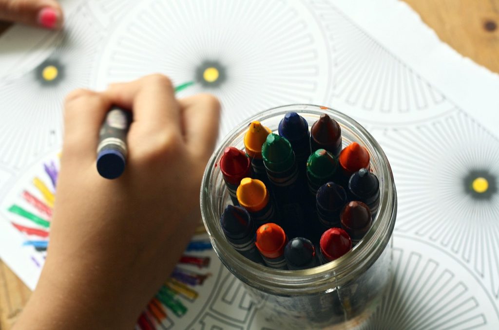 discover the advantages of bilingual preschools for early childhood development, including enhanced language skills, cognitive benefits, and cultural awareness.